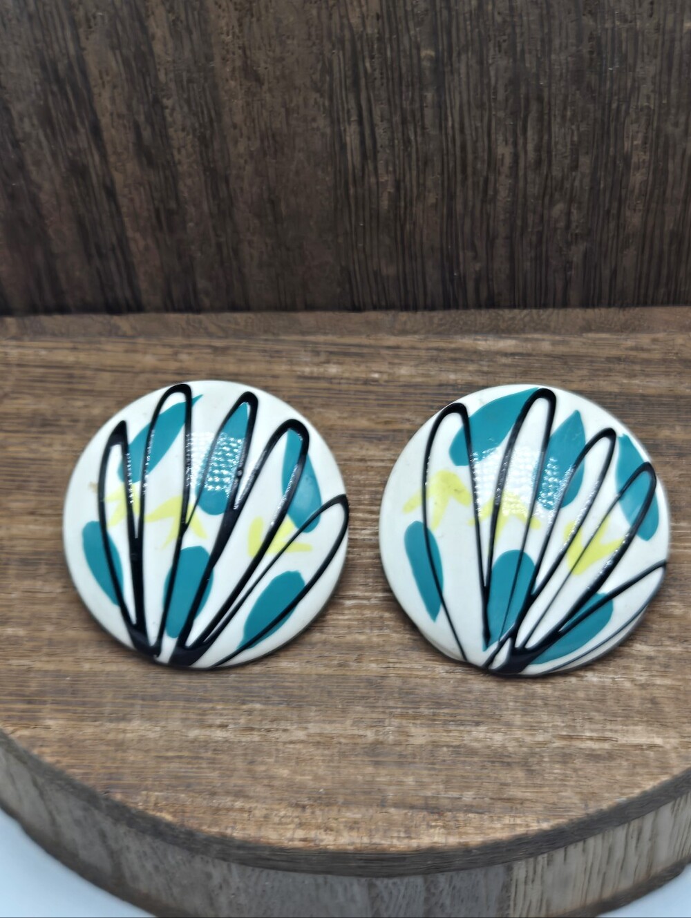 80's Acrylic Painted Earrings Pierced Circle White Stud Statement Fashion Vtg
